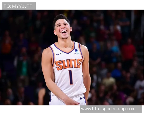 布克半场展现得分能力9投4中贡献14分2板5助表现抢眼 布克半场展现得分能力9投4中贡献14分2板5助表现抢眼